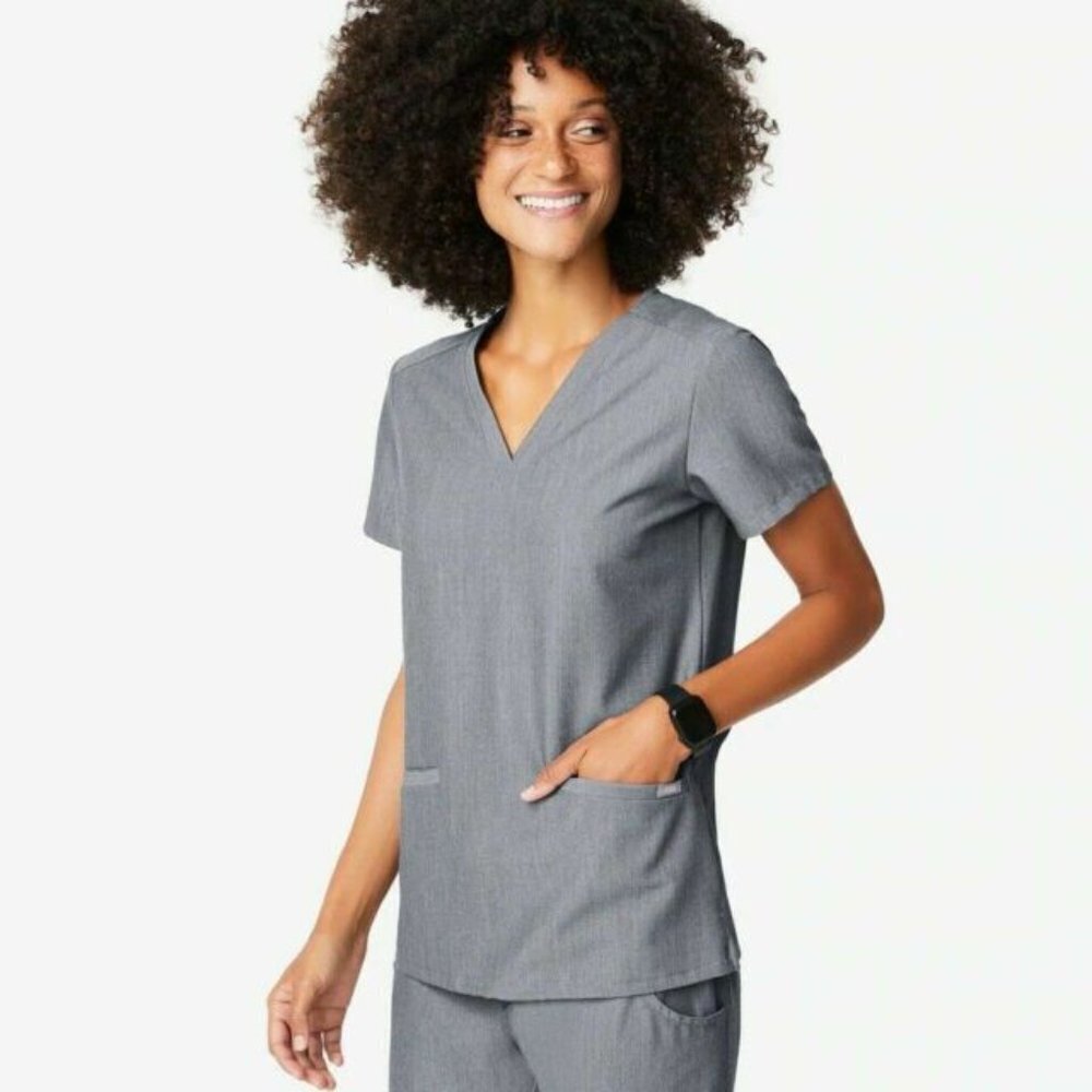 Figs Casma 3 Pocketโ Scrub Top